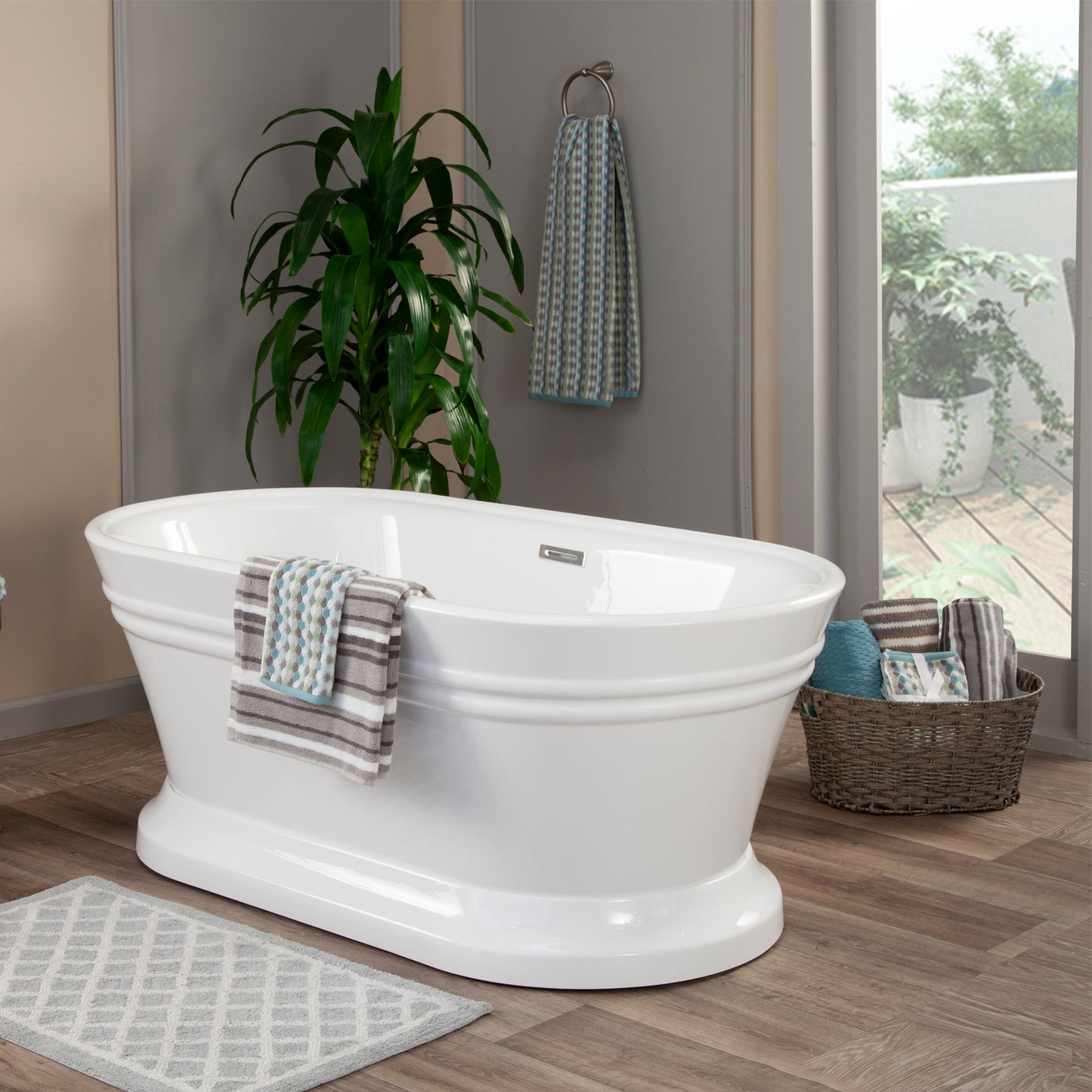 Freestanding Soaking Bathtub, Sleek, Contemporary Oval Design by Altair