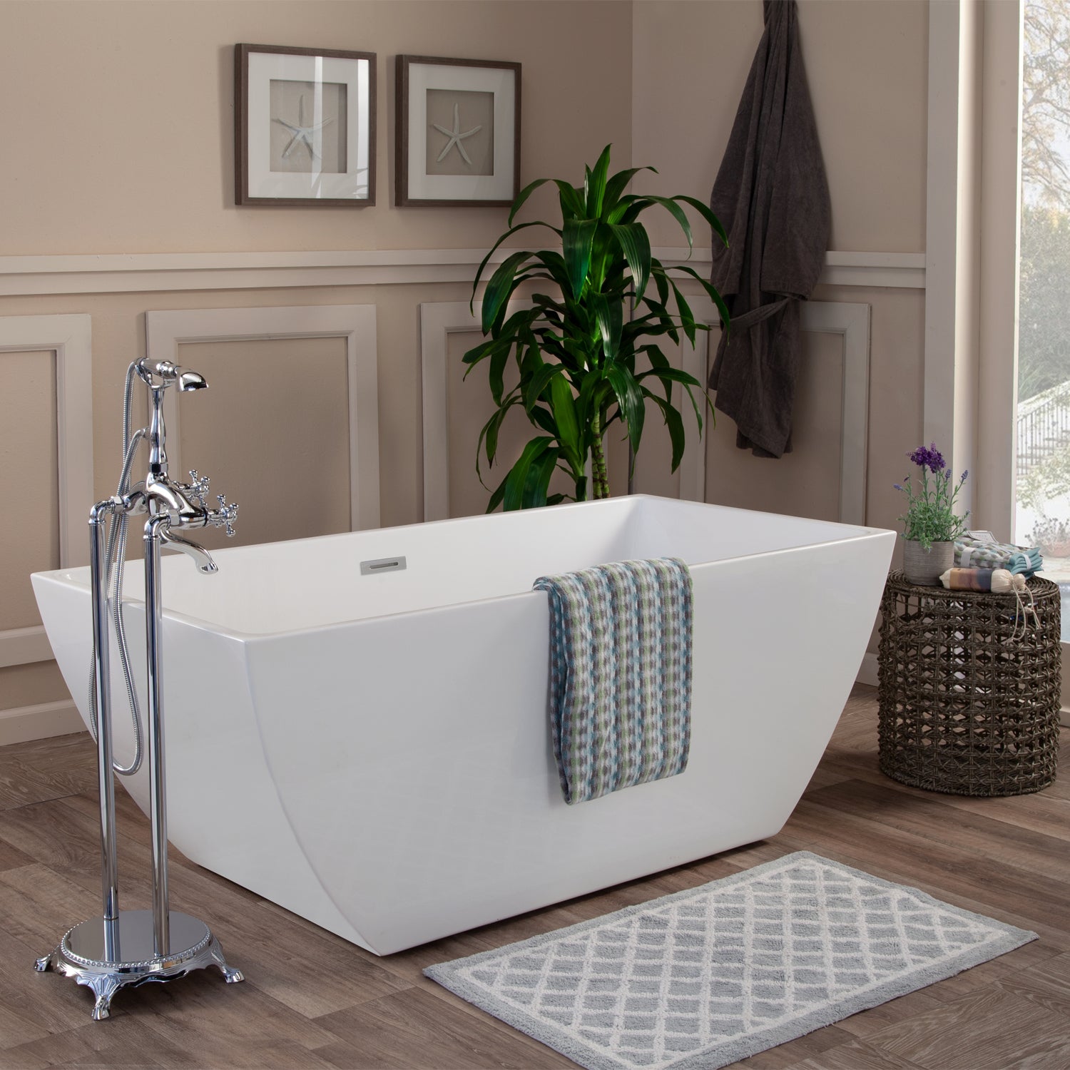 Sleek, Contemporary Square Design Spacious Soaking Tub by Altair