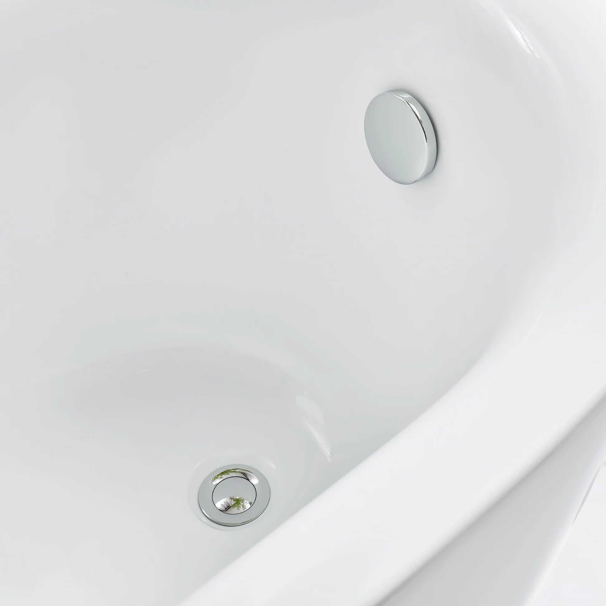 Flatbottom Freestanding Soaking Bathtub in White/Polished Chrome by Vanity Art