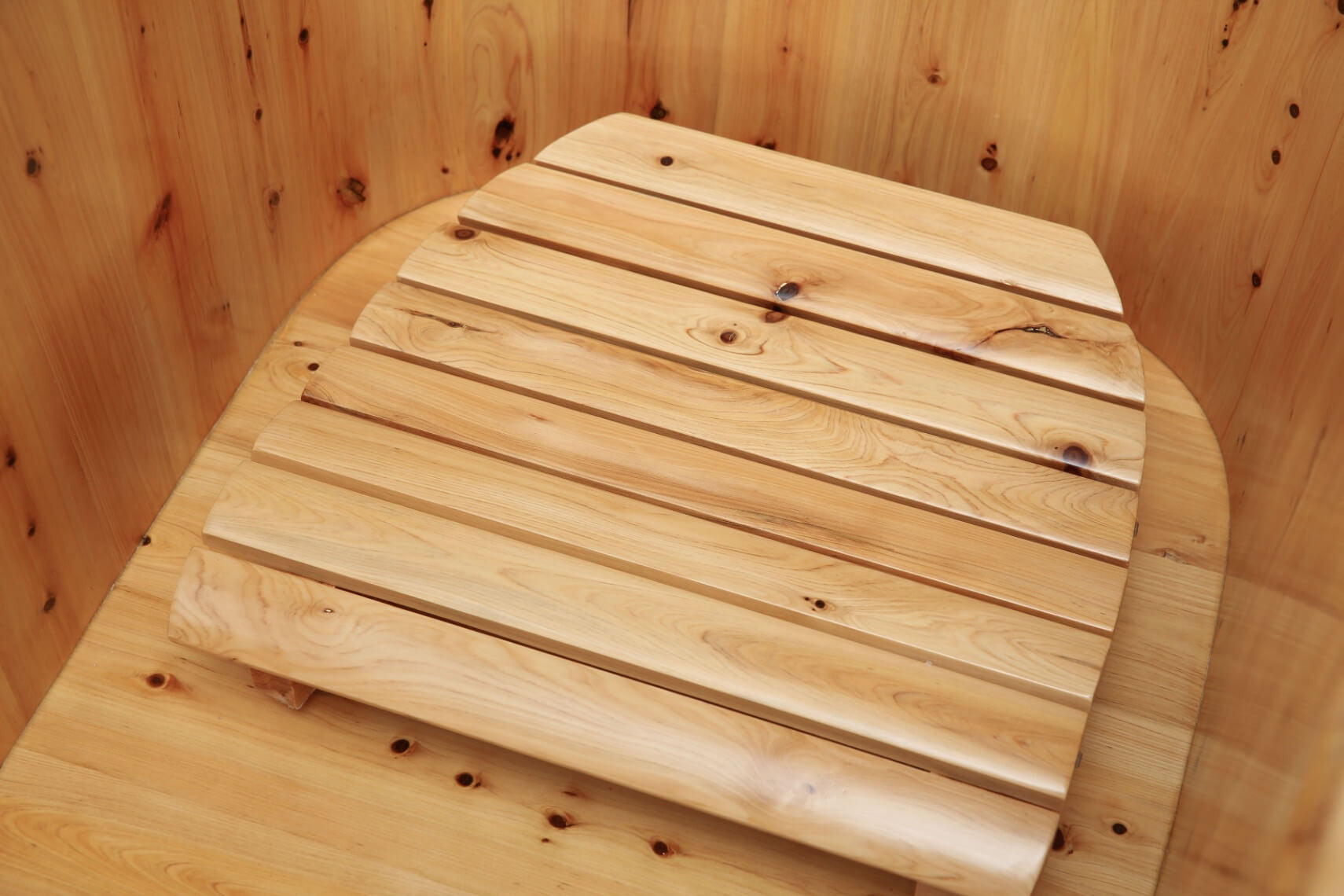 Free Standing Cedar Wooden Bathtub with Tub Filler by Alfi