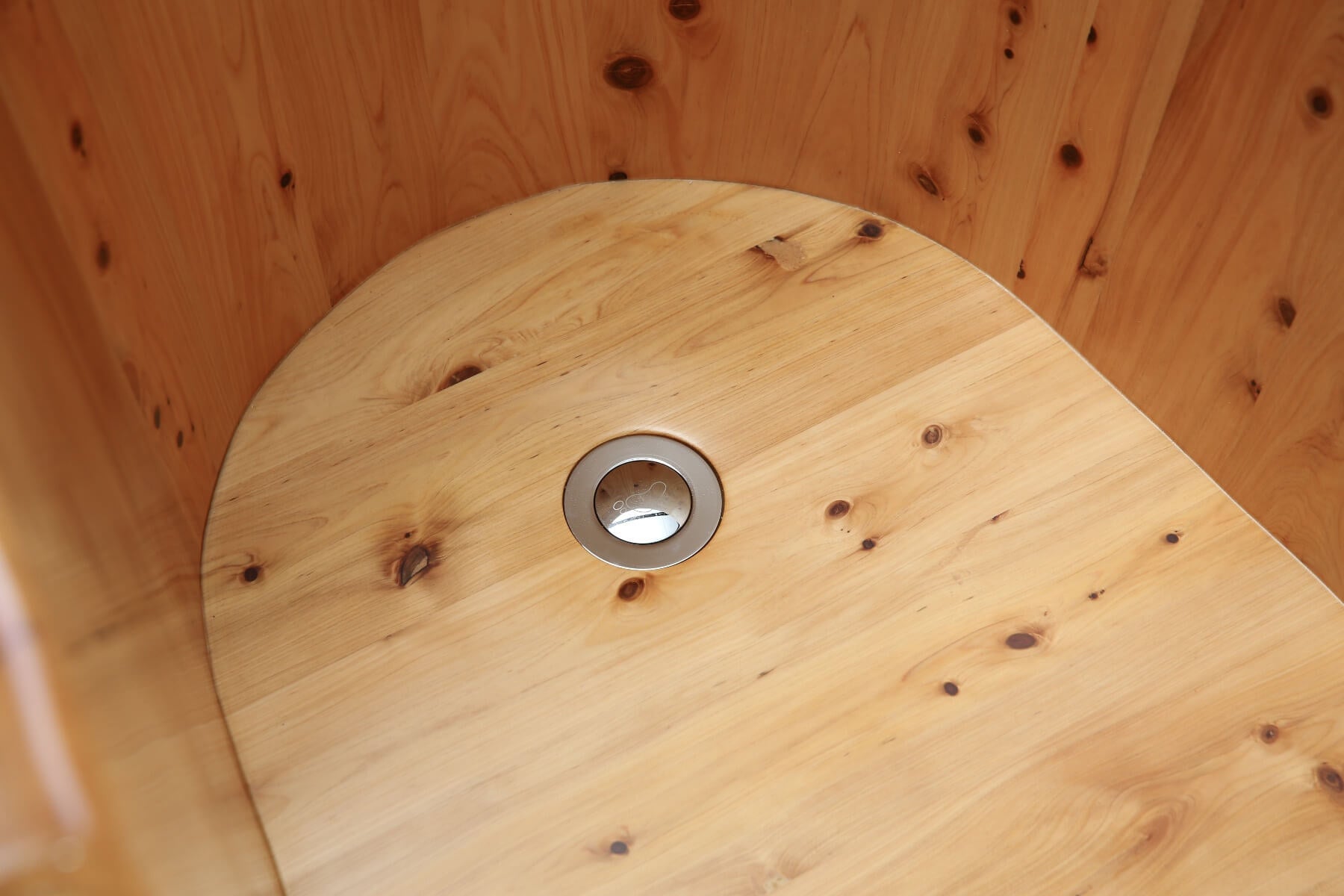Free Standing Cedar Wooden Bathtub with Tub Filler by Alfi
