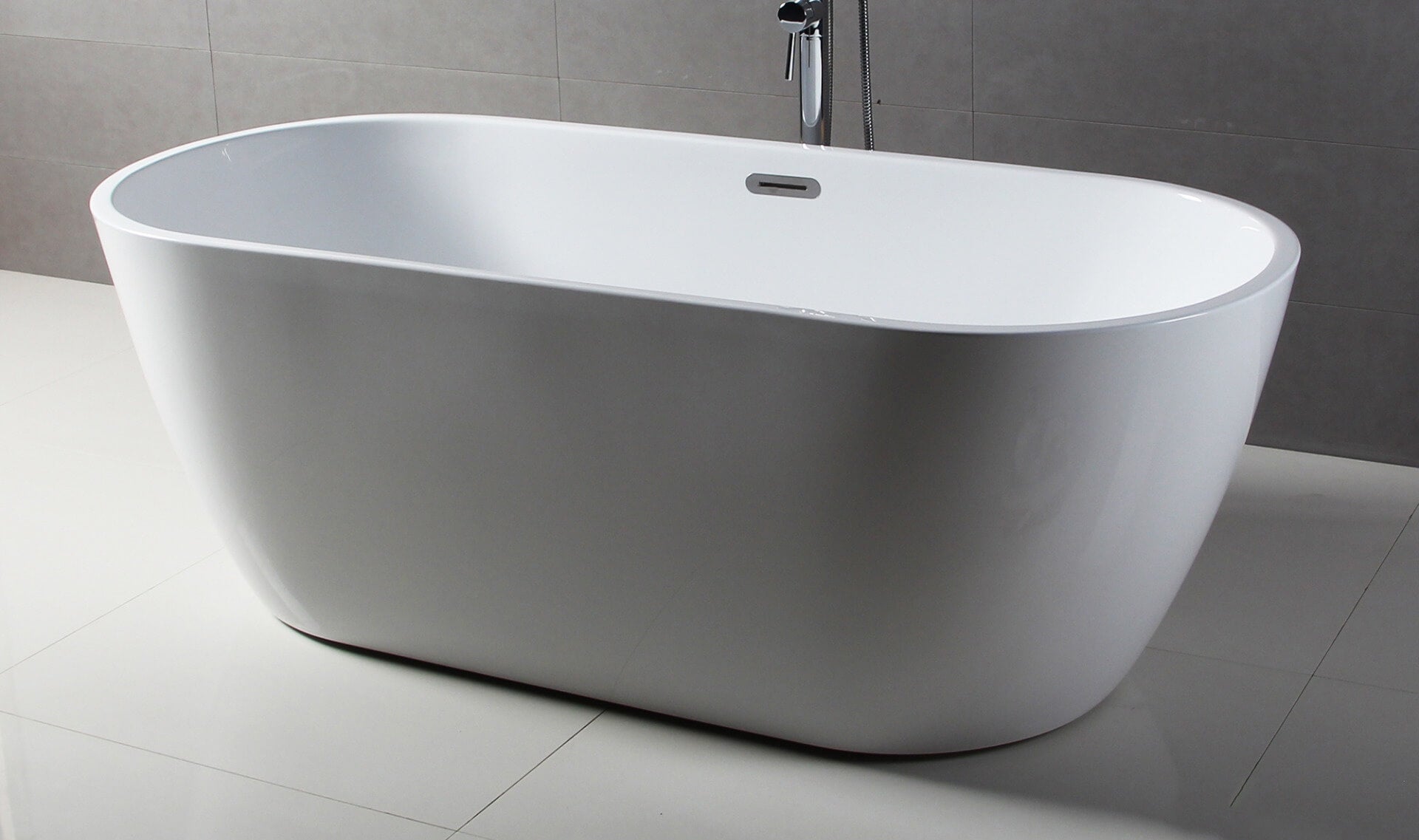 Oval Acrylic Free Standing Soaking Bathtub by Alfi