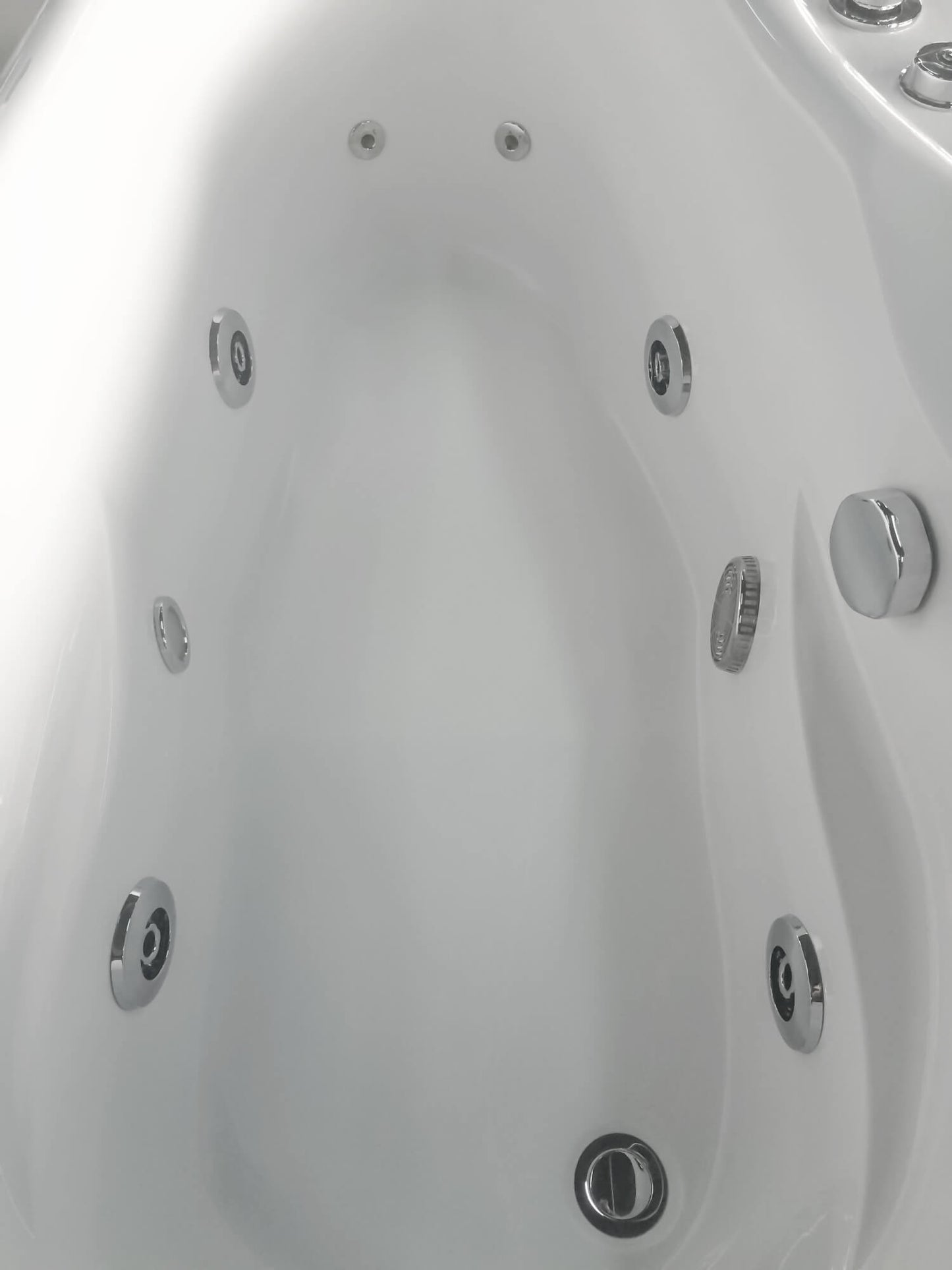 Jetted Whirlpool Bathtub W/ Fixtures by Eago