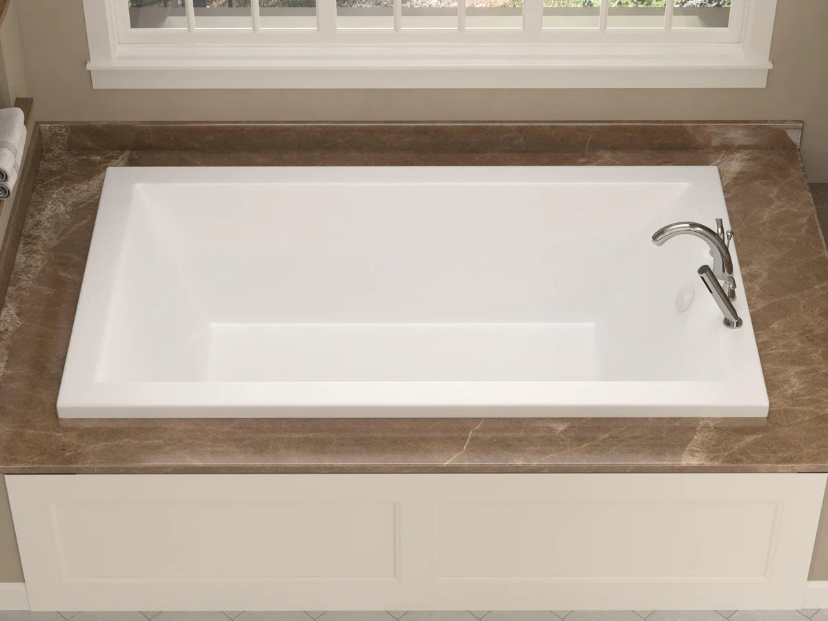 Sapphire Series 66 in. x 32 in. Rectangular Air Bathtub with Right Side Drain and Aromatherapy in Glossy Smooth White